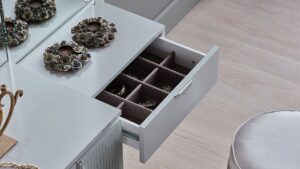 Alternative view of Loretto kampauspöytä