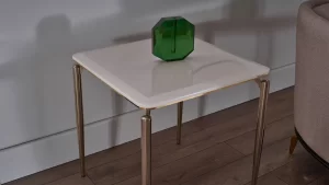 Alternative view of Plaza apupöytä